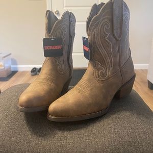 Women’s cowgirl boots